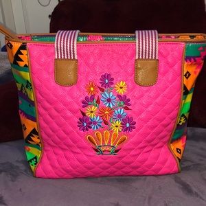 Adorable pink bag with cute side art!